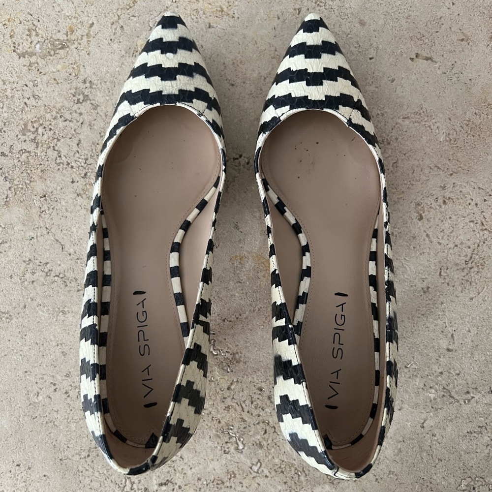 Via Spiga low kitten heel in black and white - Picture 4 of 14